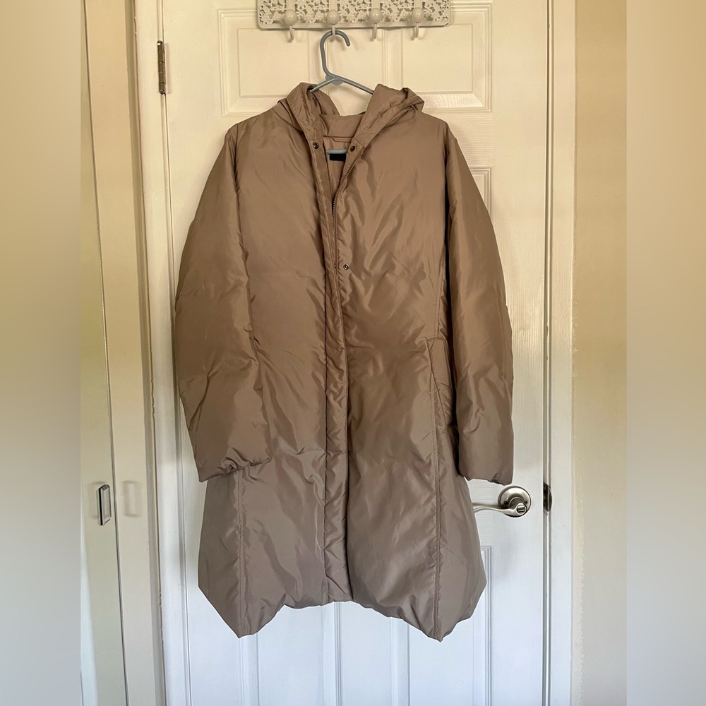 Uniqlo women’s ultra light down coat jacket. Size XL